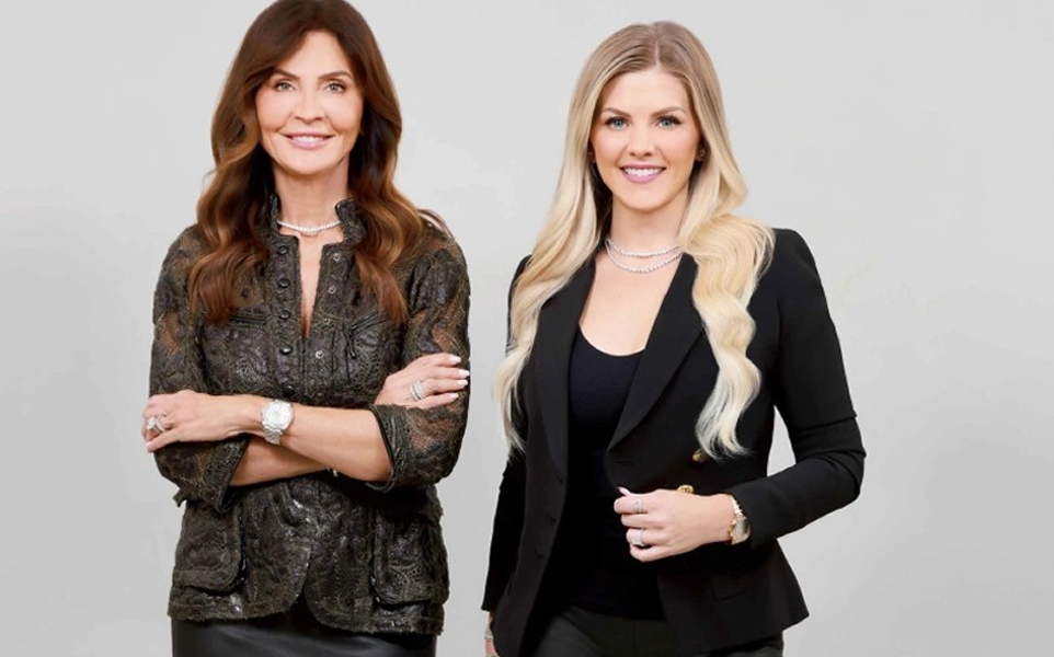Razny Jewelers Awarded Independent Watch Retailer of the Year Award