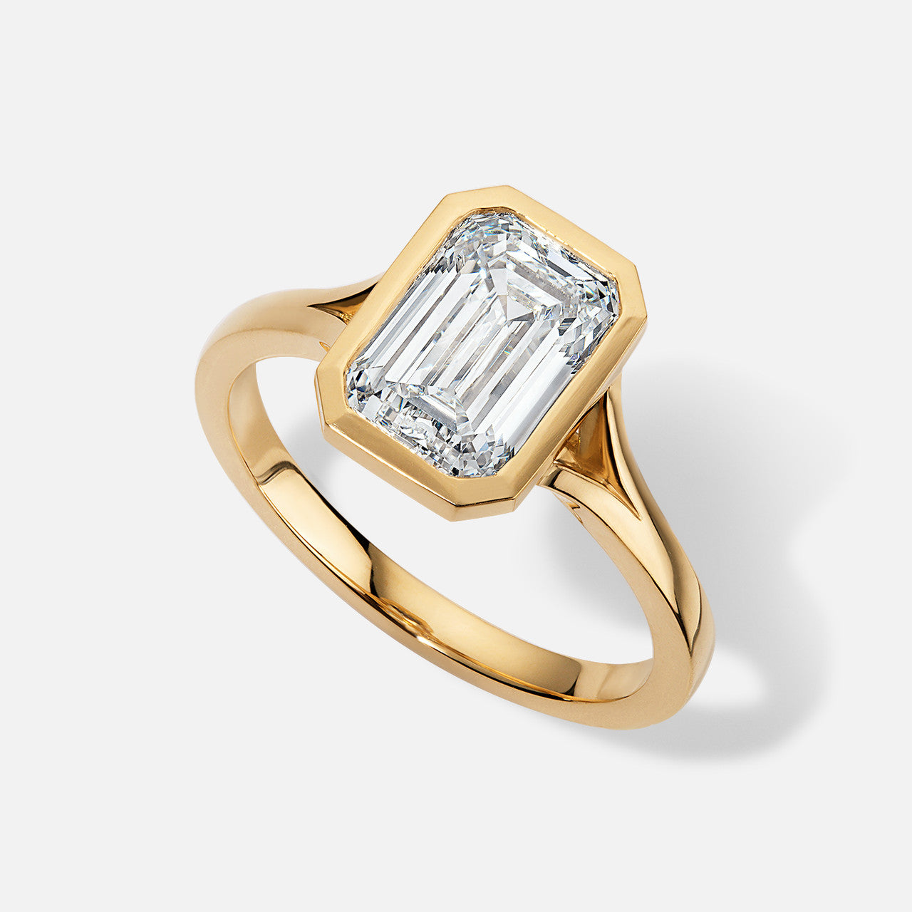 Forever by Razny 18k Yellow Gold Modern Bezel Split Shank Semi-Mount