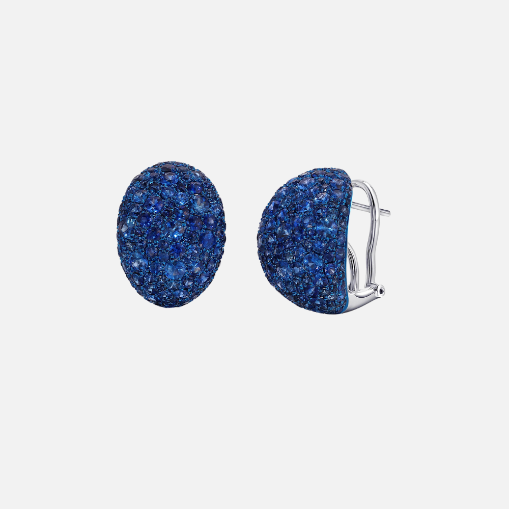 These stud earrings from the Bahia collection feature 256 round blue sapphires set in white gold with blue rhodium plating.